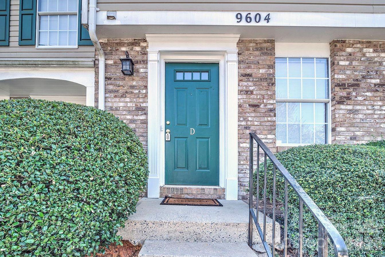 9604 Vinca Circle — Charlotte