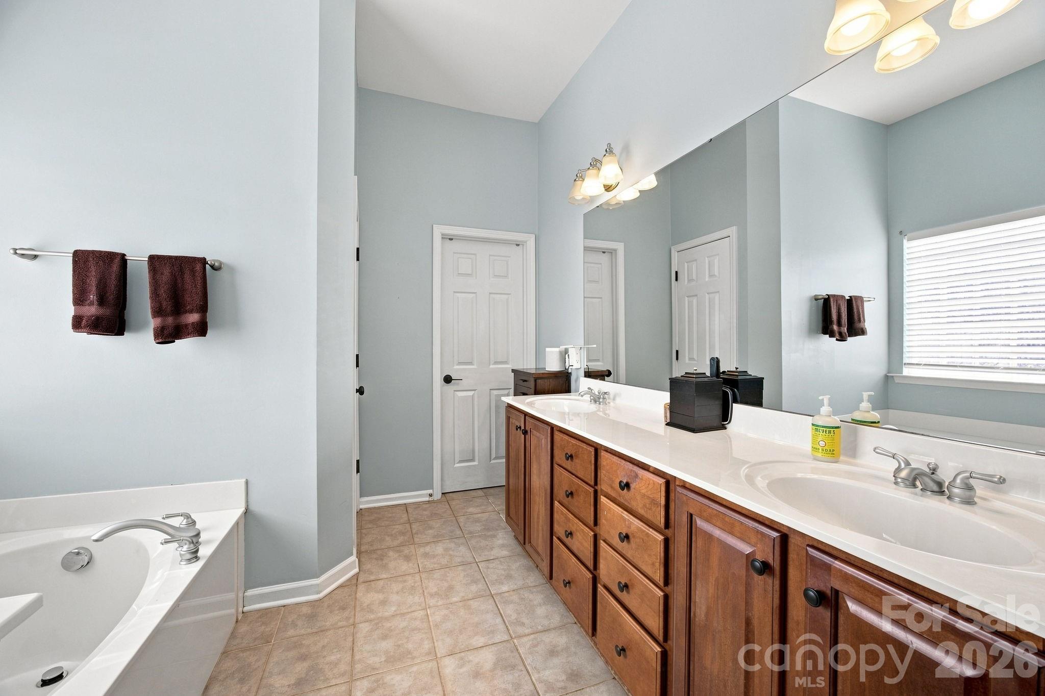 9900 Tufts Drive — Mint Hill