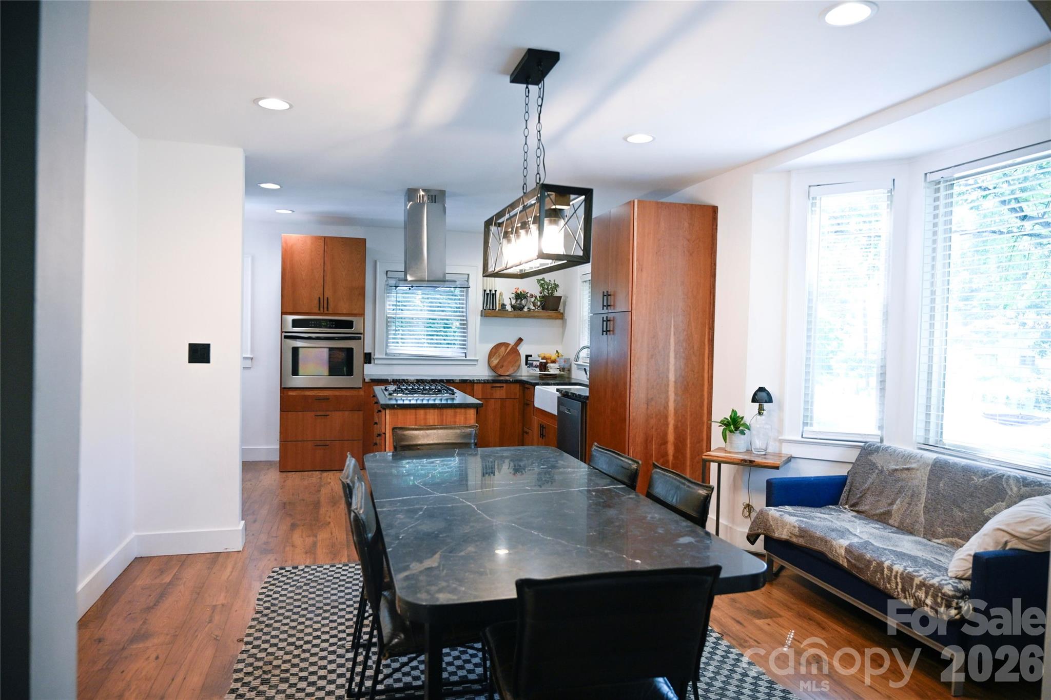 920 Sand Hill Road — Asheville