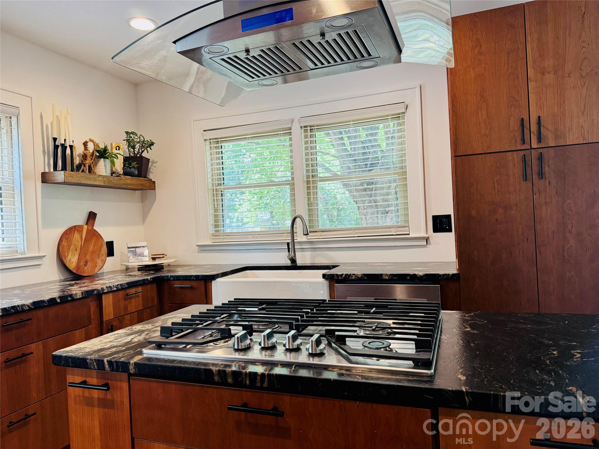 920 Sand Hill Road — Asheville