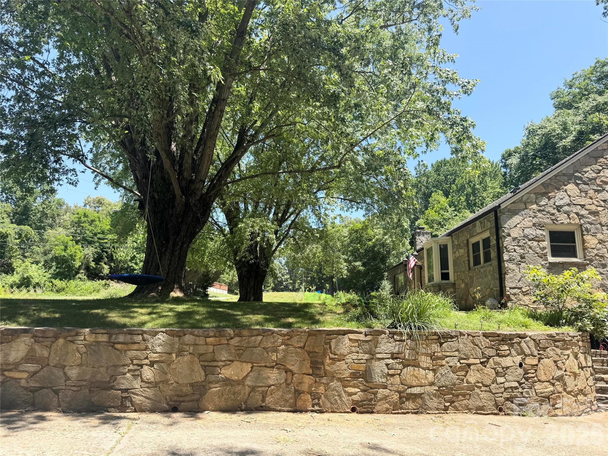 920 Sand Hill Road — Asheville