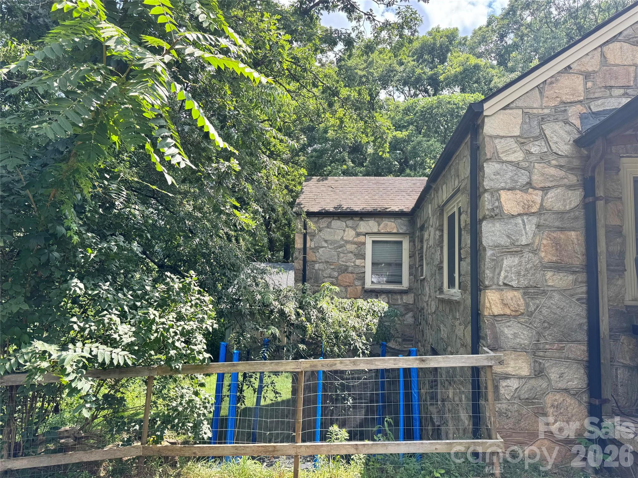 920 Sand Hill Road — Asheville