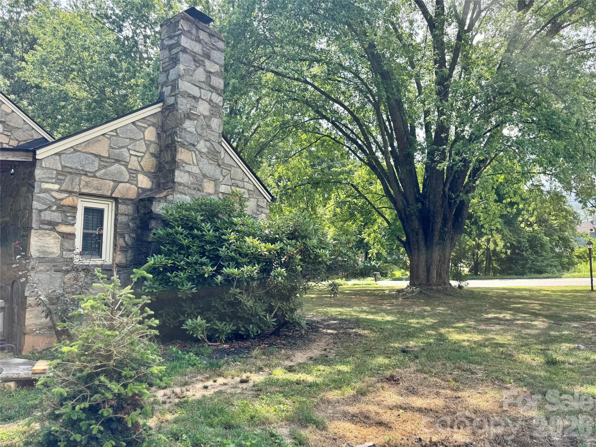 920 Sand Hill Road — Asheville