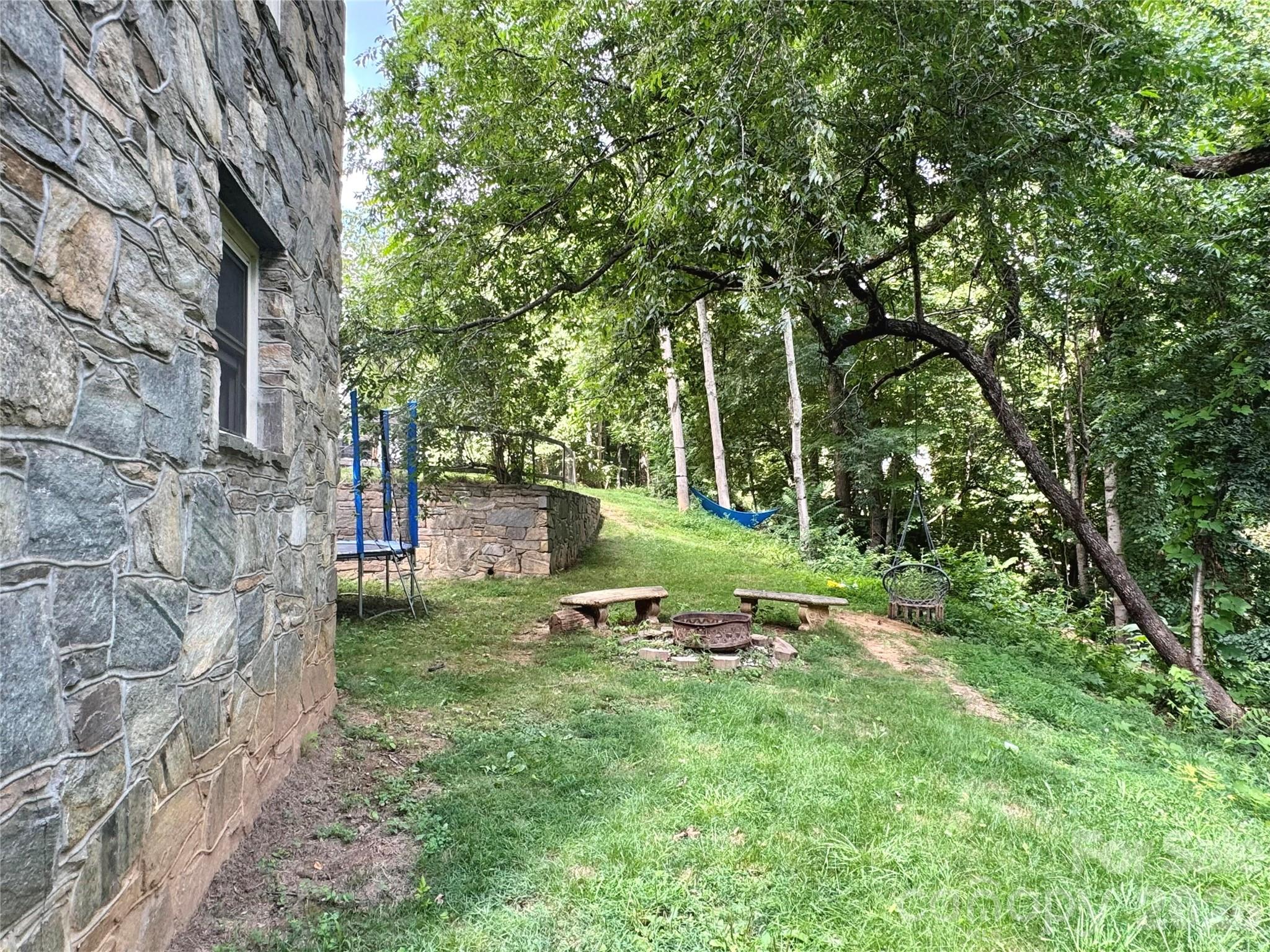 920 Sand Hill Road — Asheville