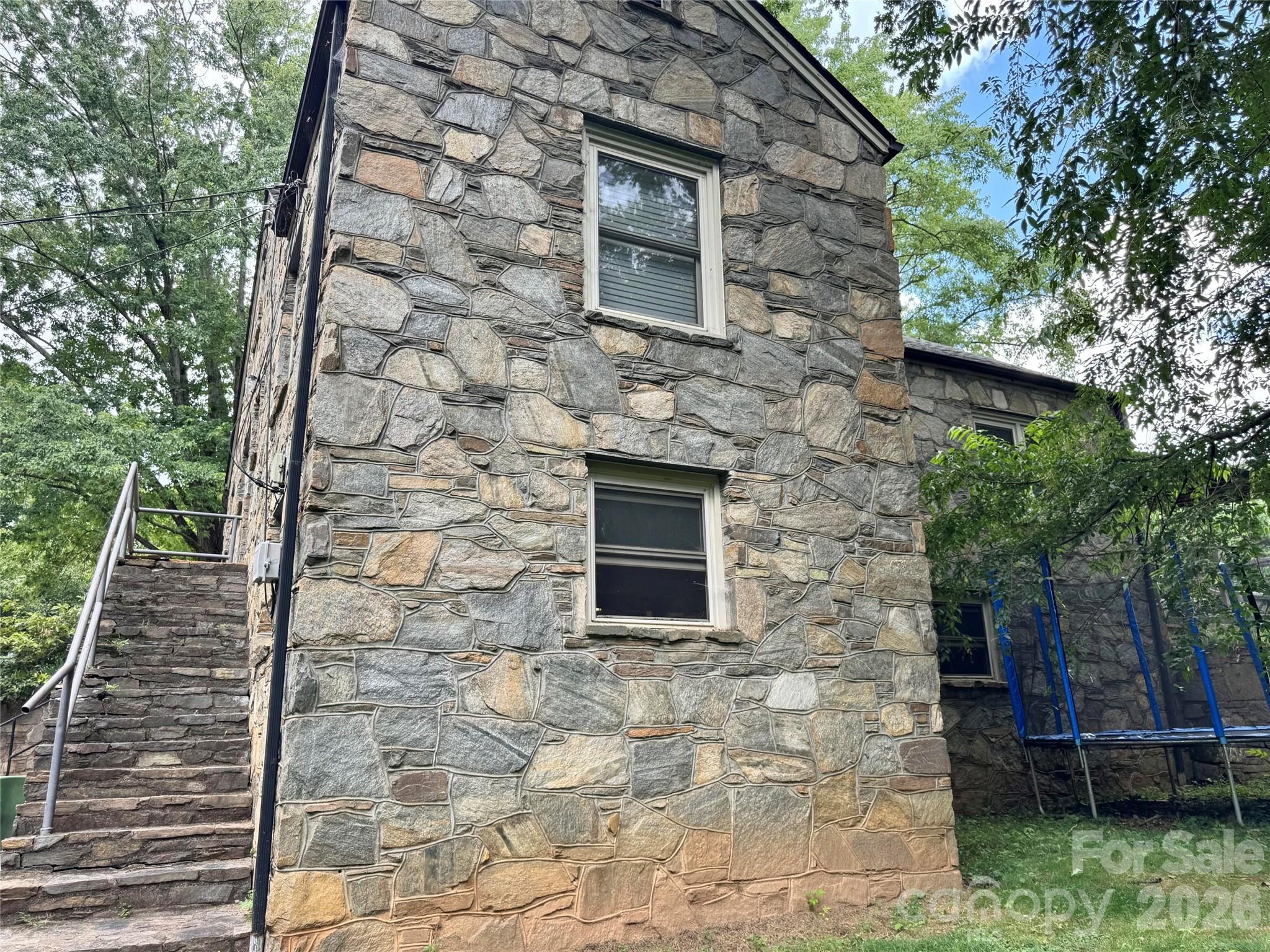 920 Sand Hill Road — Asheville