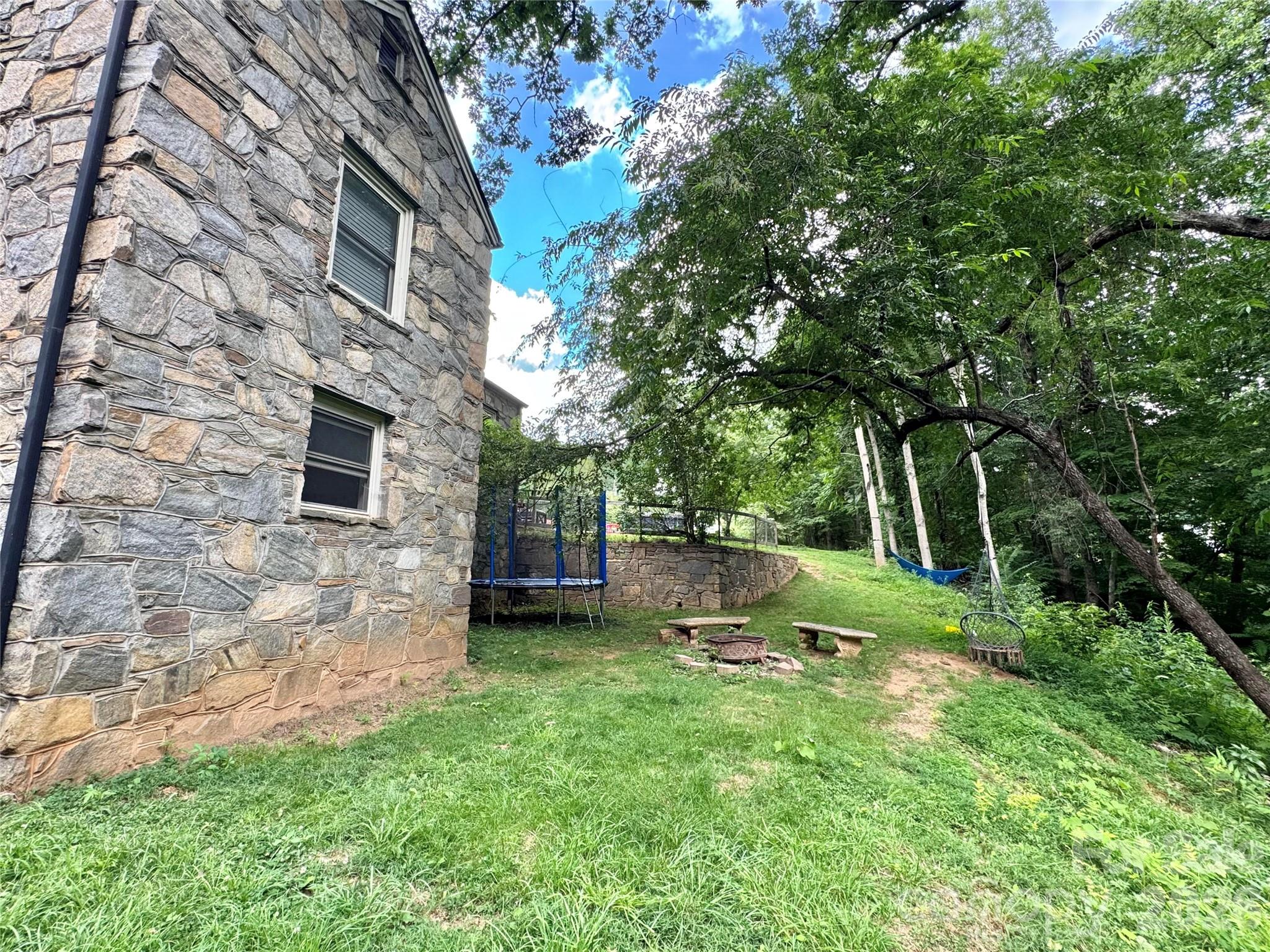 920 Sand Hill Road — Asheville