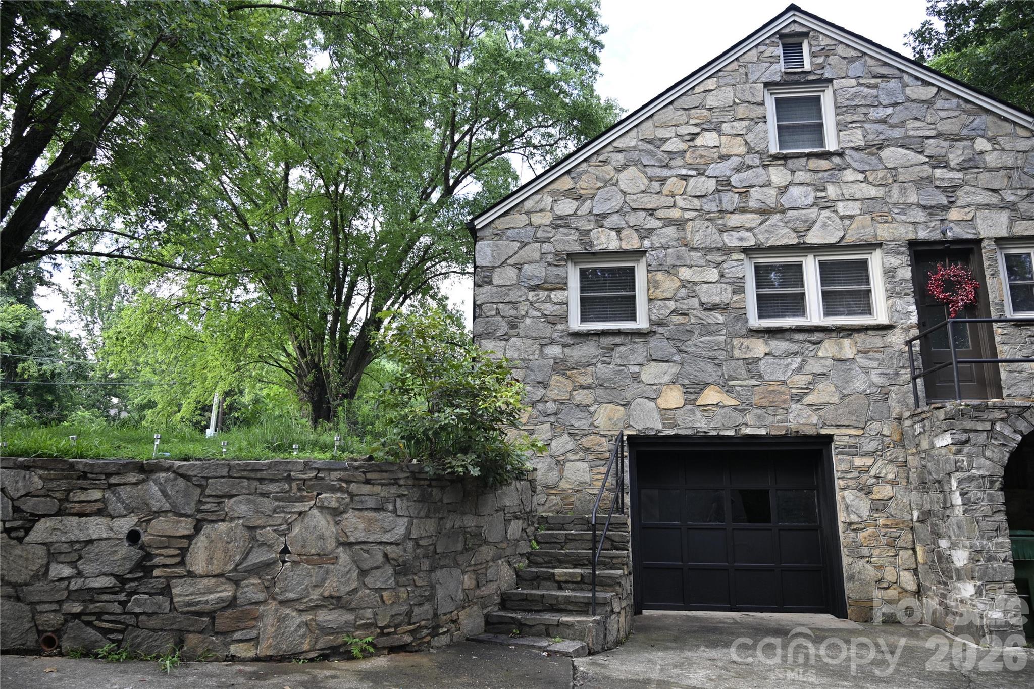 920 Sand Hill Road — Asheville