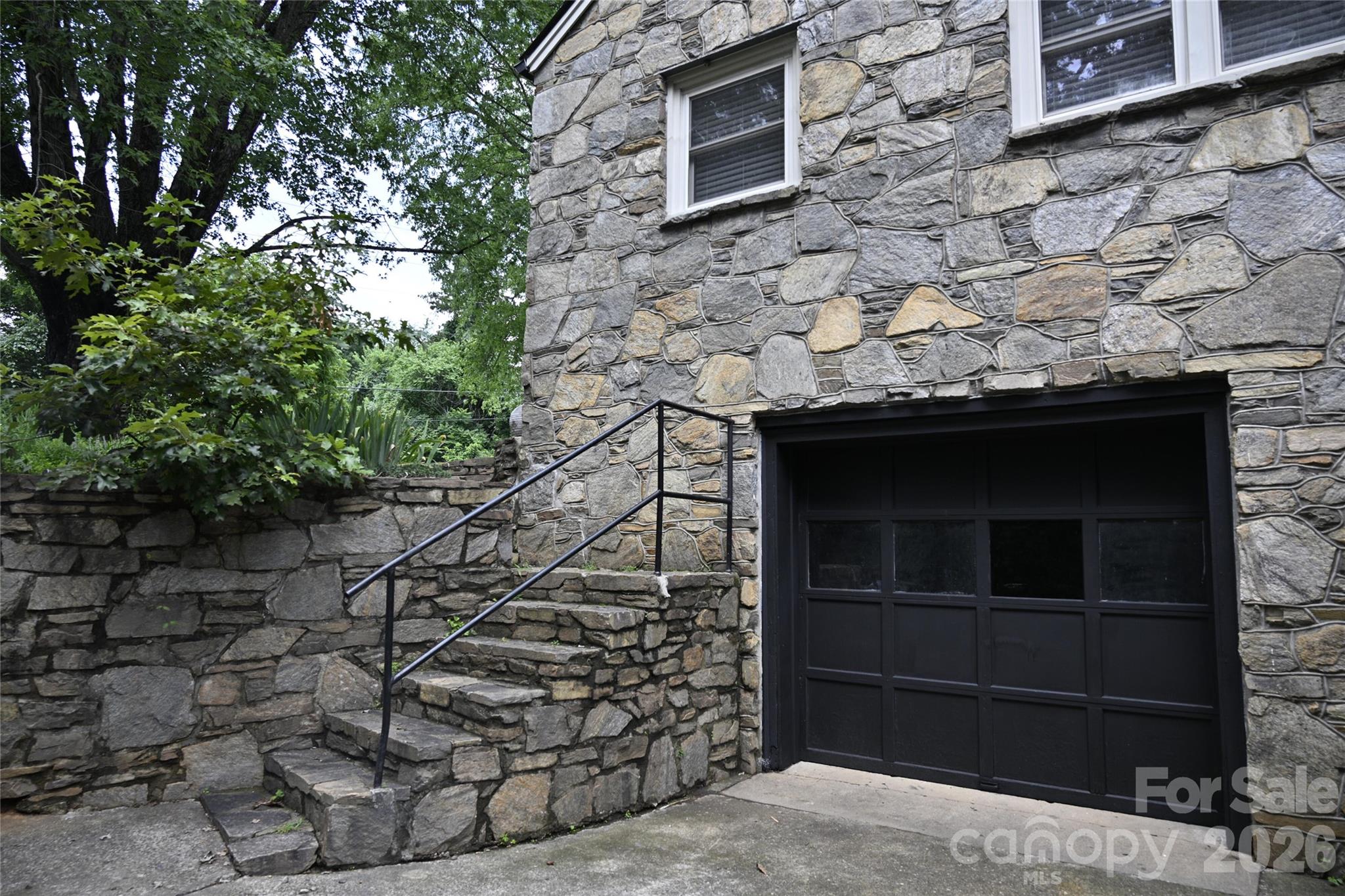 920 Sand Hill Road — Asheville