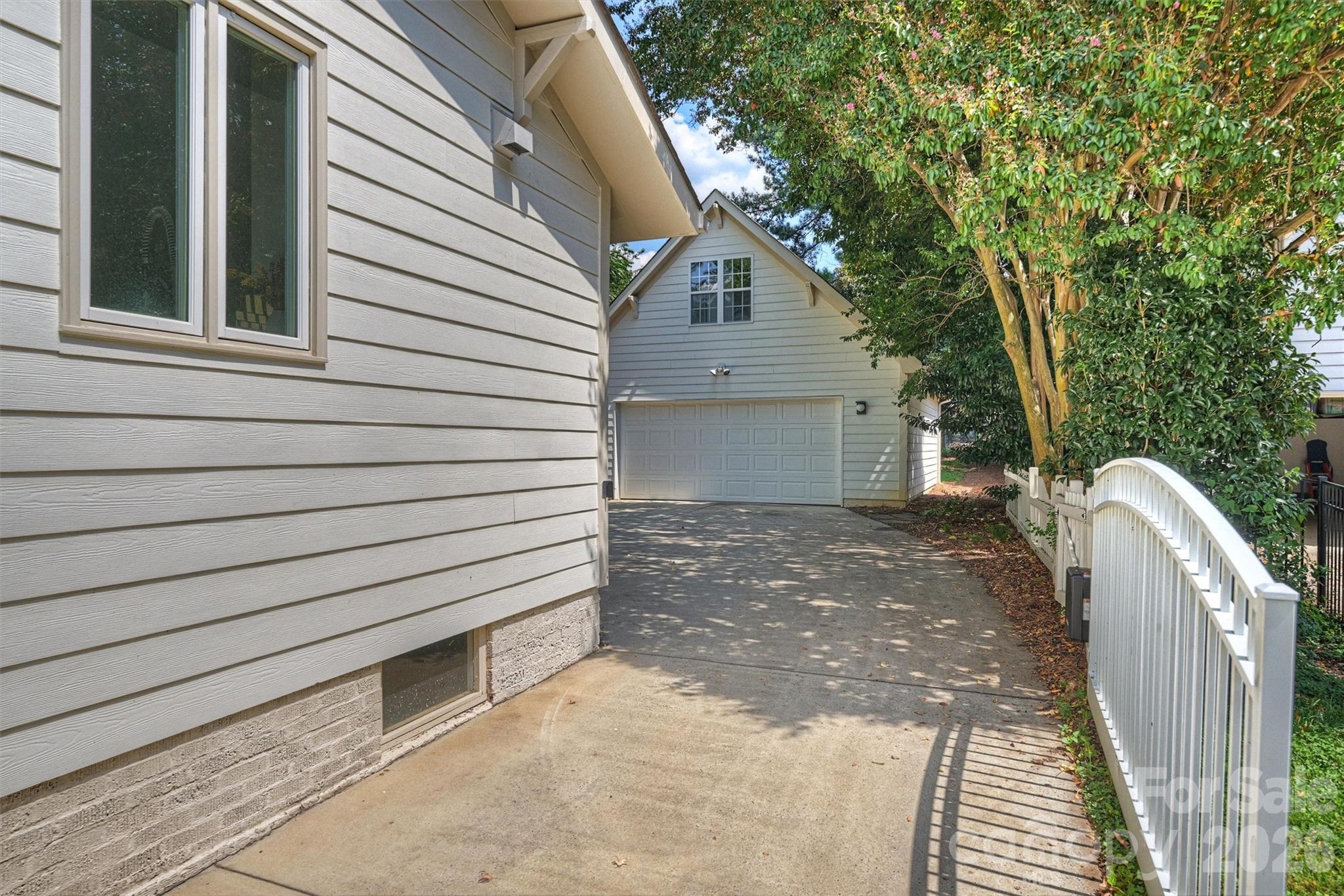 1518 Pecan Avenue — Charlotte