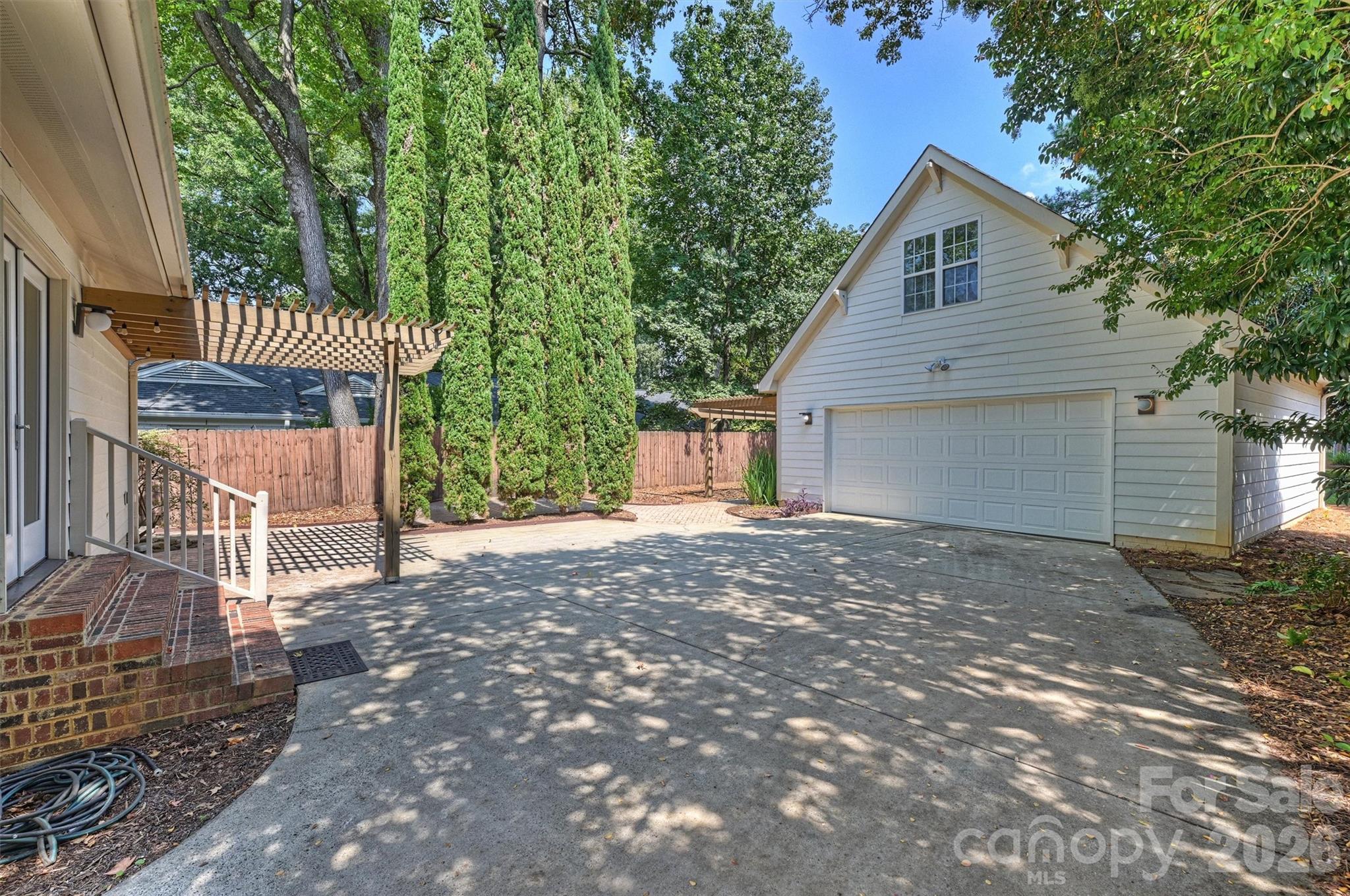 1518 Pecan Avenue — Charlotte