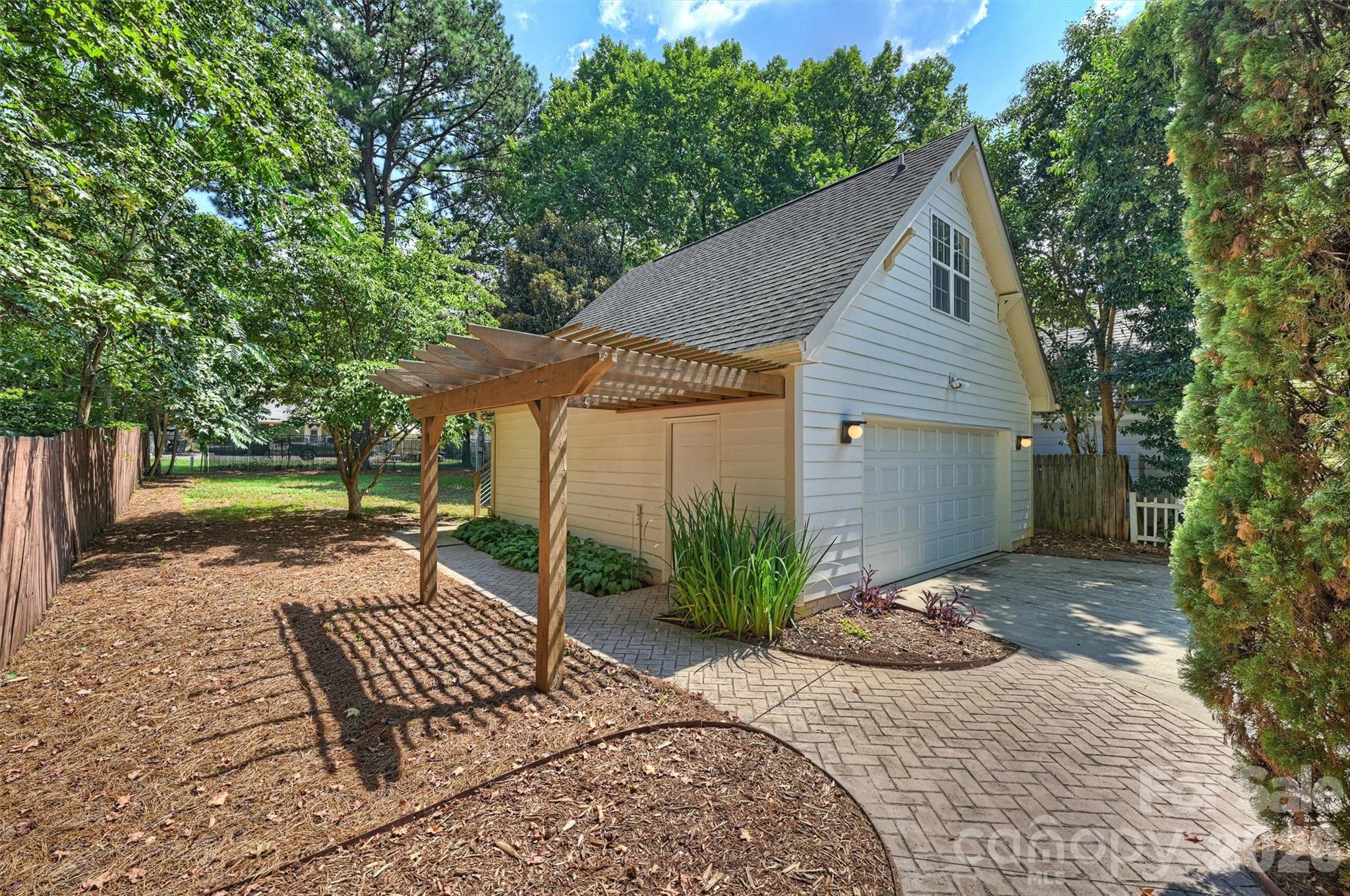 1518 Pecan Avenue — Charlotte