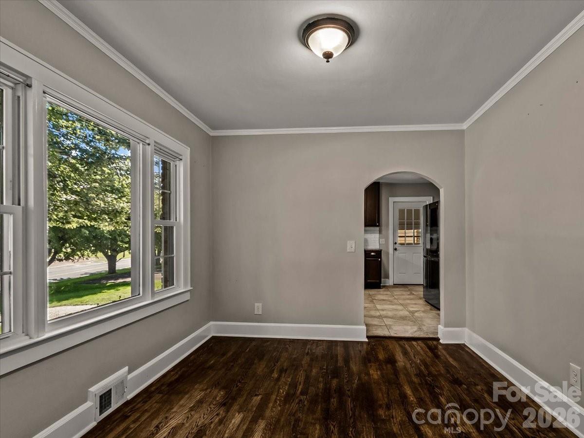 422 Altapass Highway — Spruce Pine