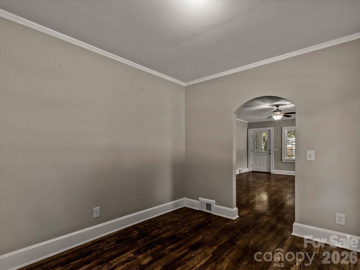 422 Altapass Highway — Spruce Pine