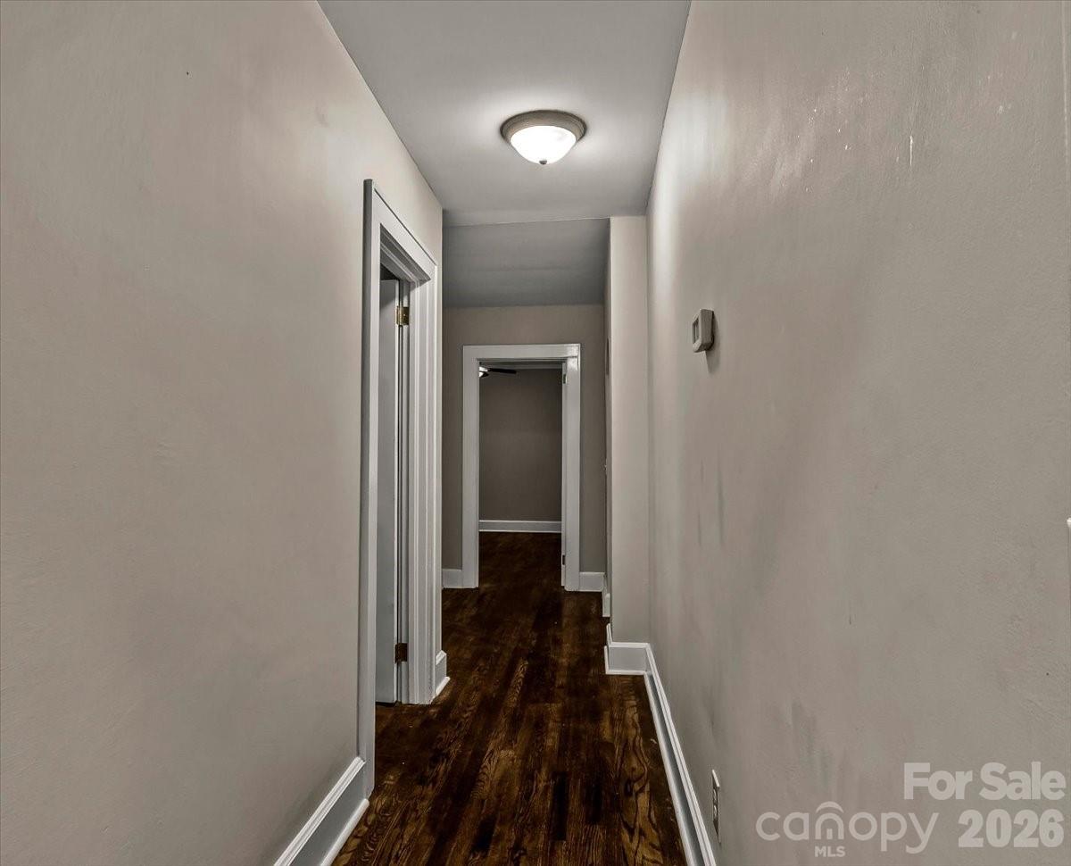 422 Altapass Highway — Spruce Pine