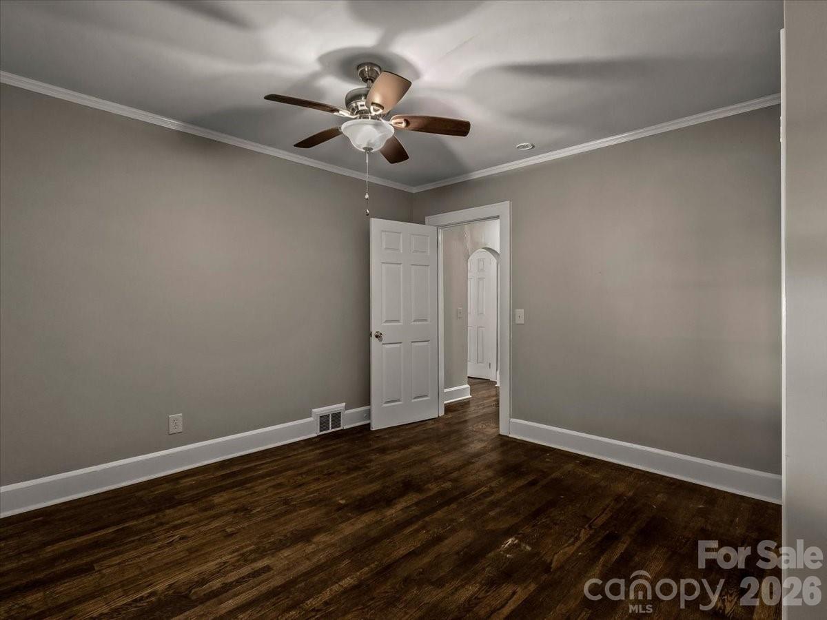 422 Altapass Highway — Spruce Pine