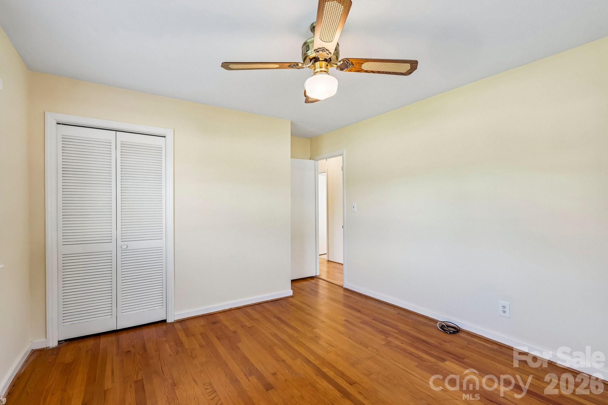 5111 Hawthorne Lane — Shelby