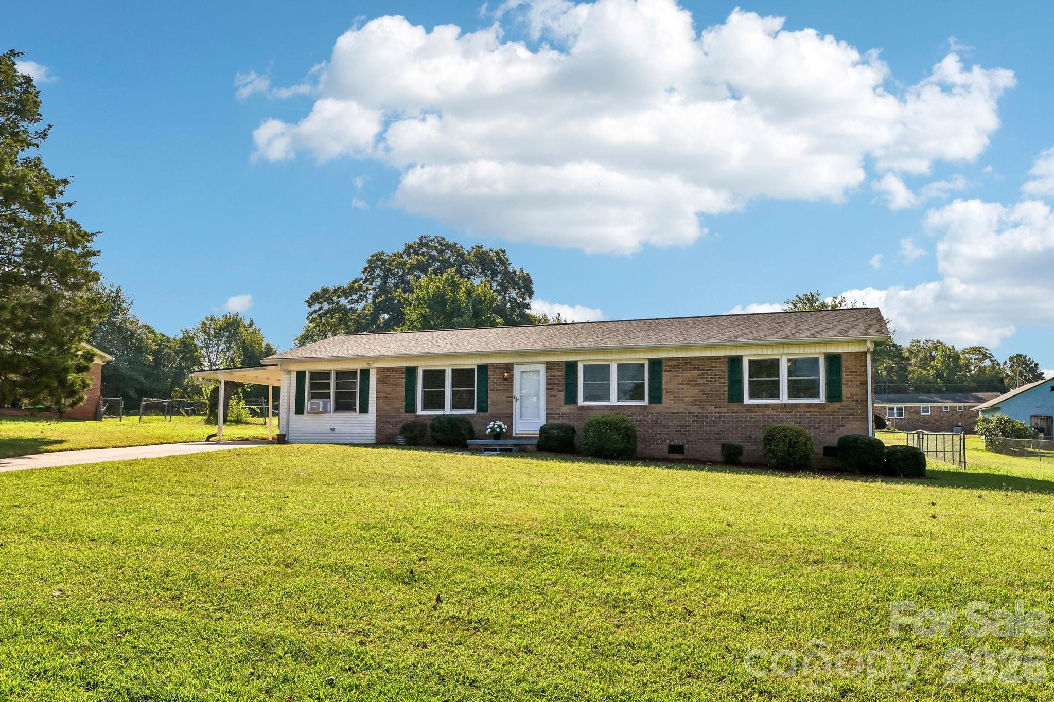 5111 Hawthorne Lane — Shelby