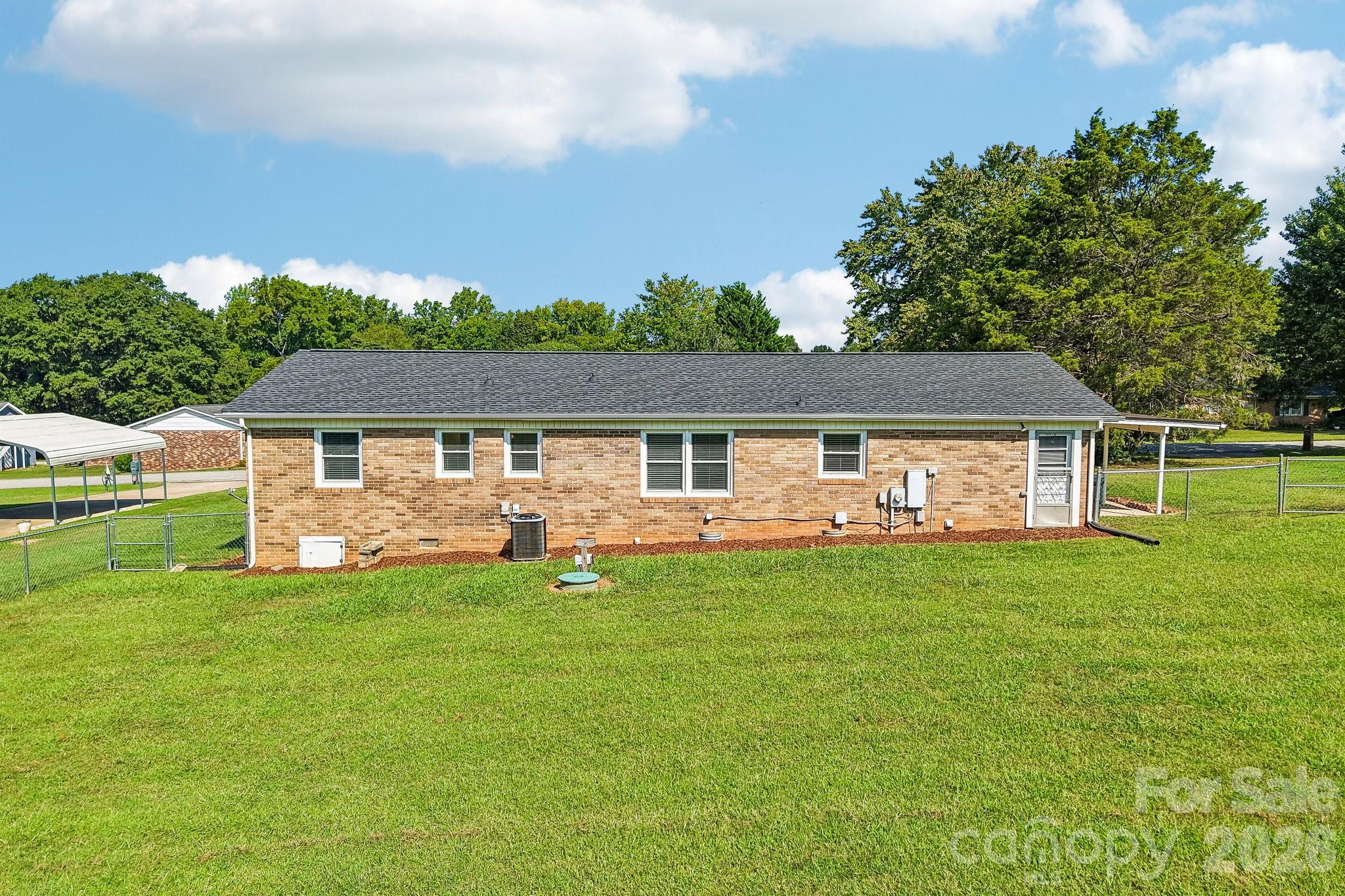 5111 Hawthorne Lane — Shelby