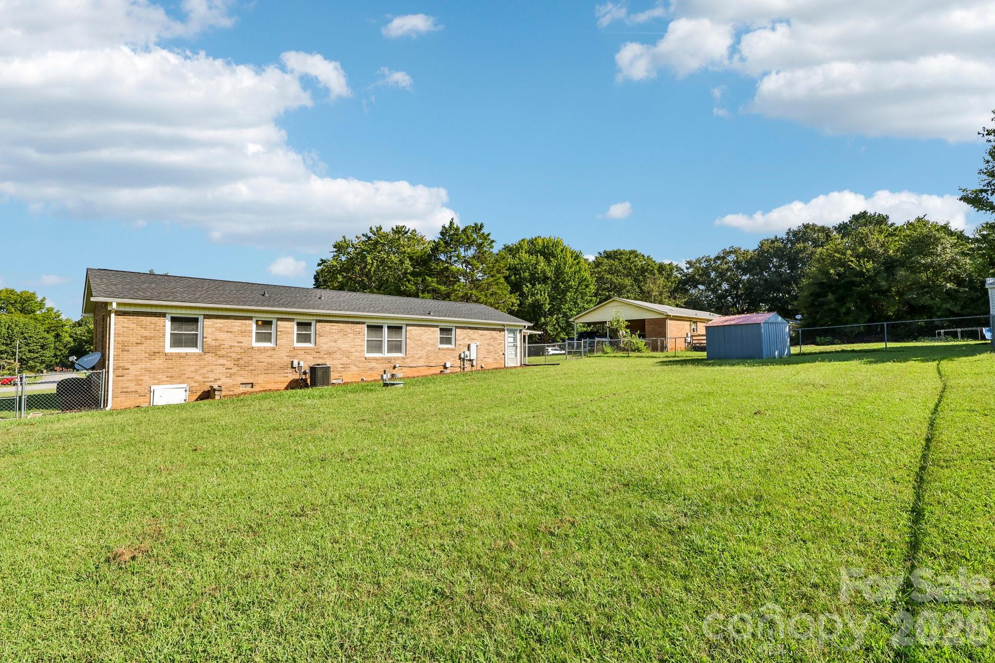 5111 Hawthorne Lane — Shelby