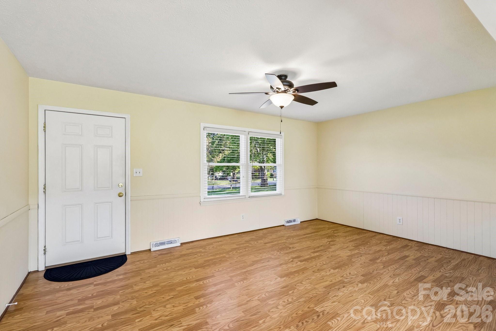 5111 Hawthorne Lane — Shelby