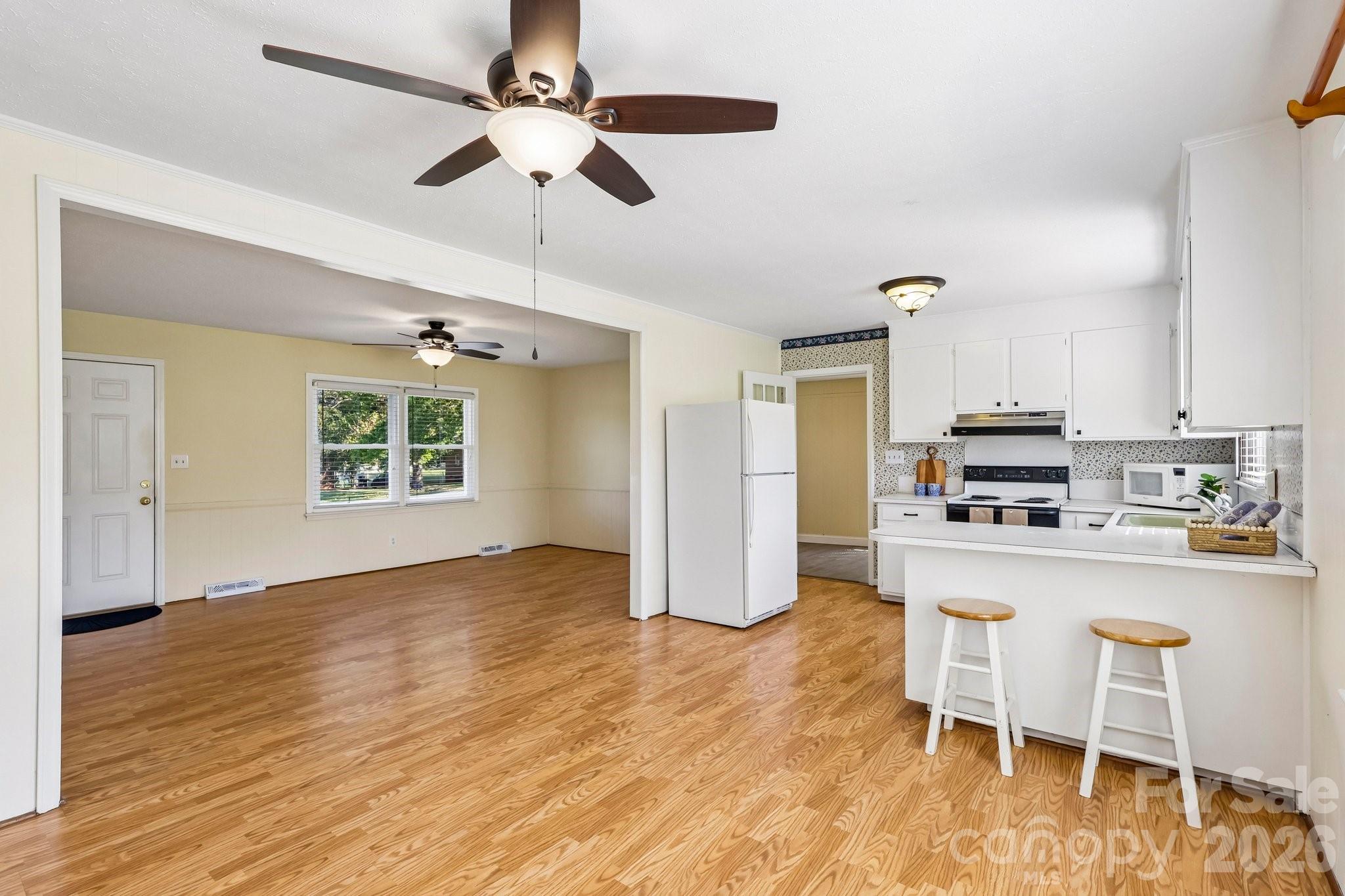 5111 Hawthorne Lane — Shelby