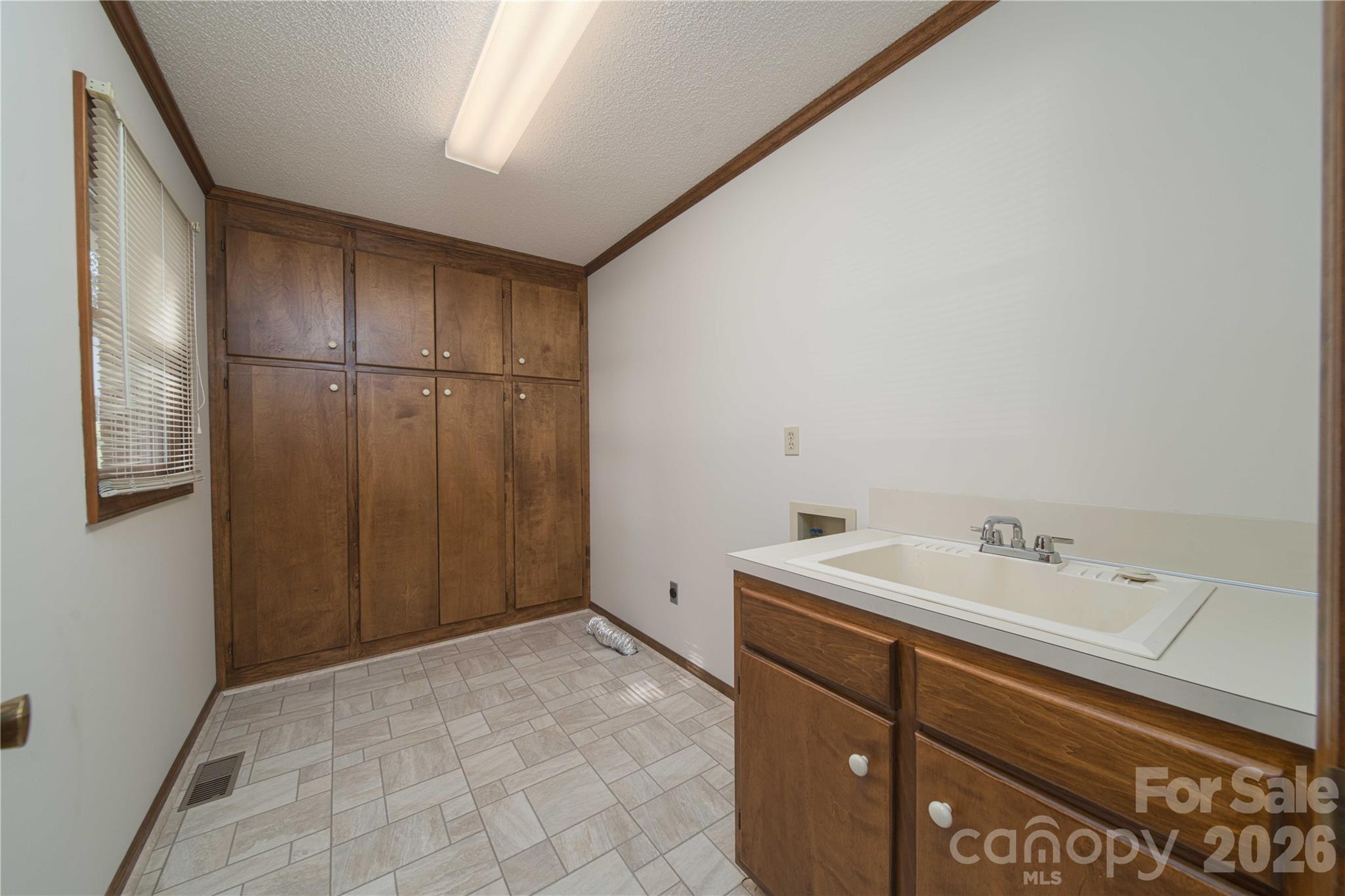 614 Salisbury Street — Rockwell