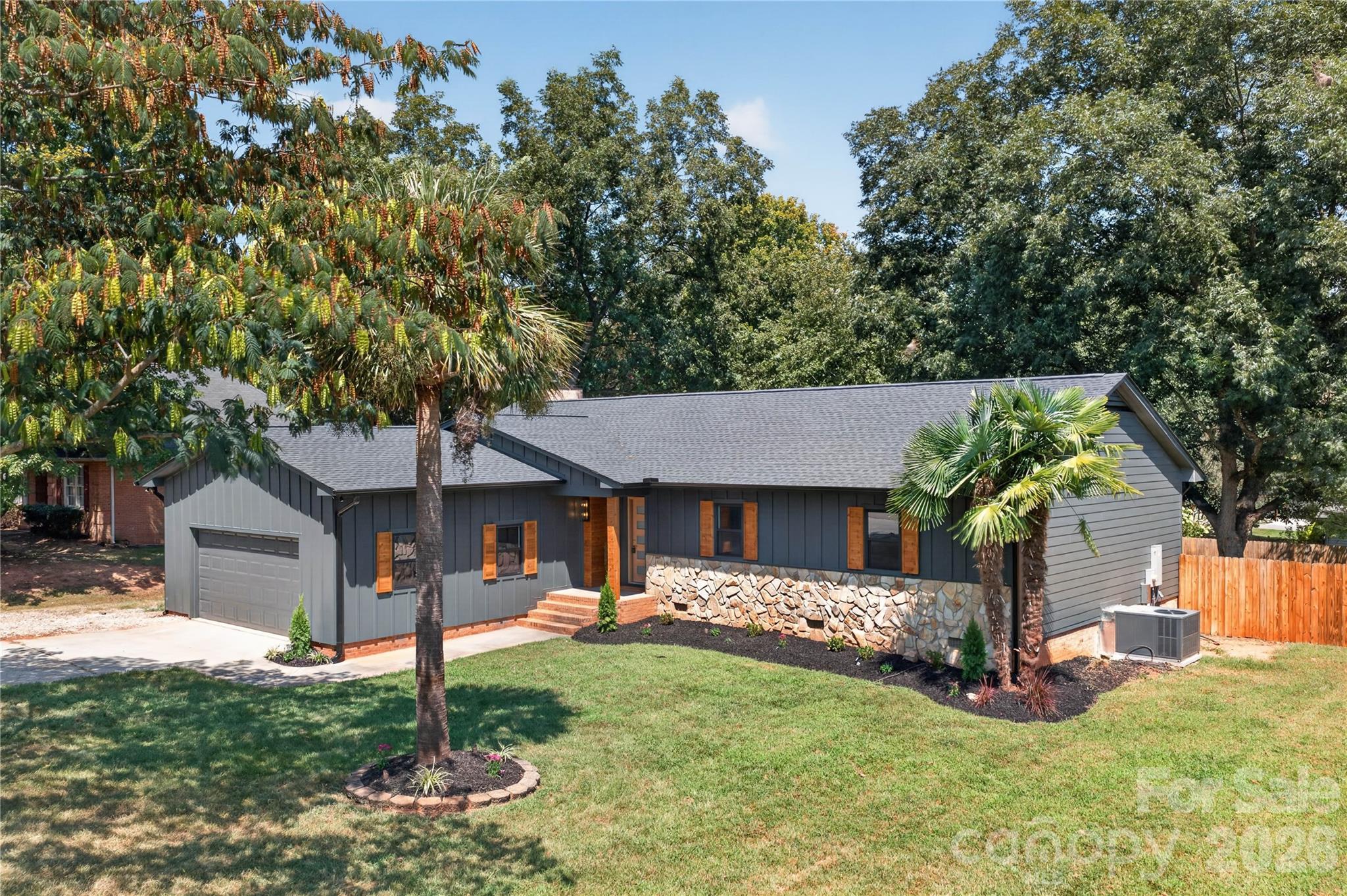 129 Mooreland Road — Mooresville