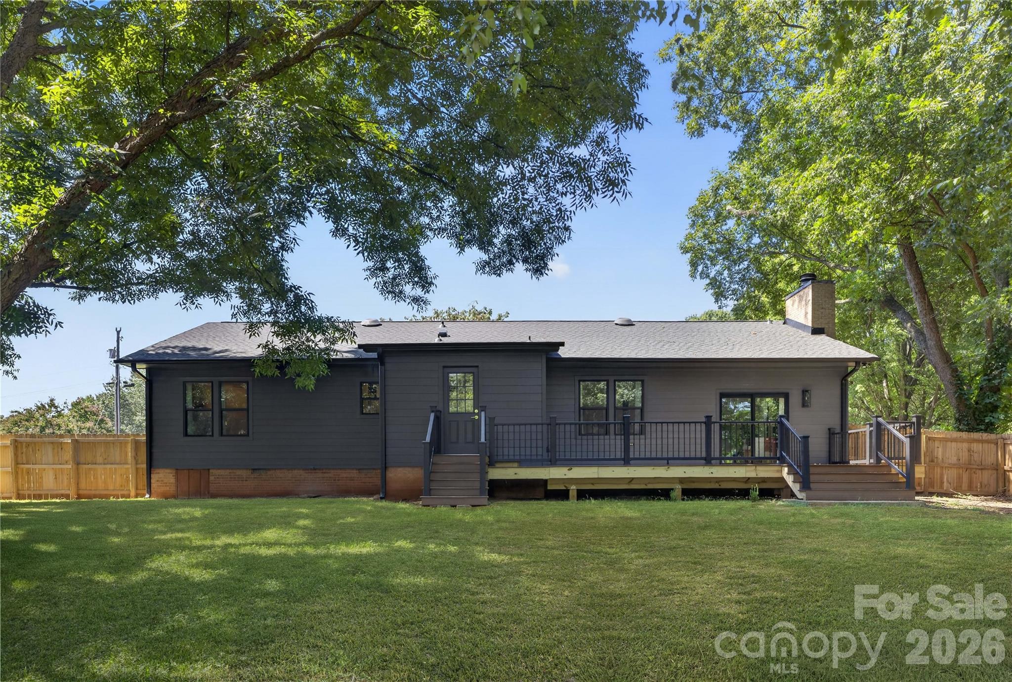 129 Mooreland Road — Mooresville