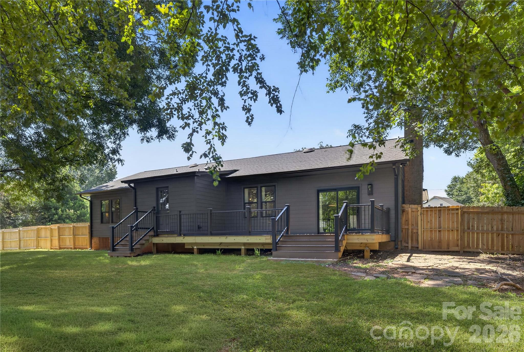 129 Mooreland Road — Mooresville
