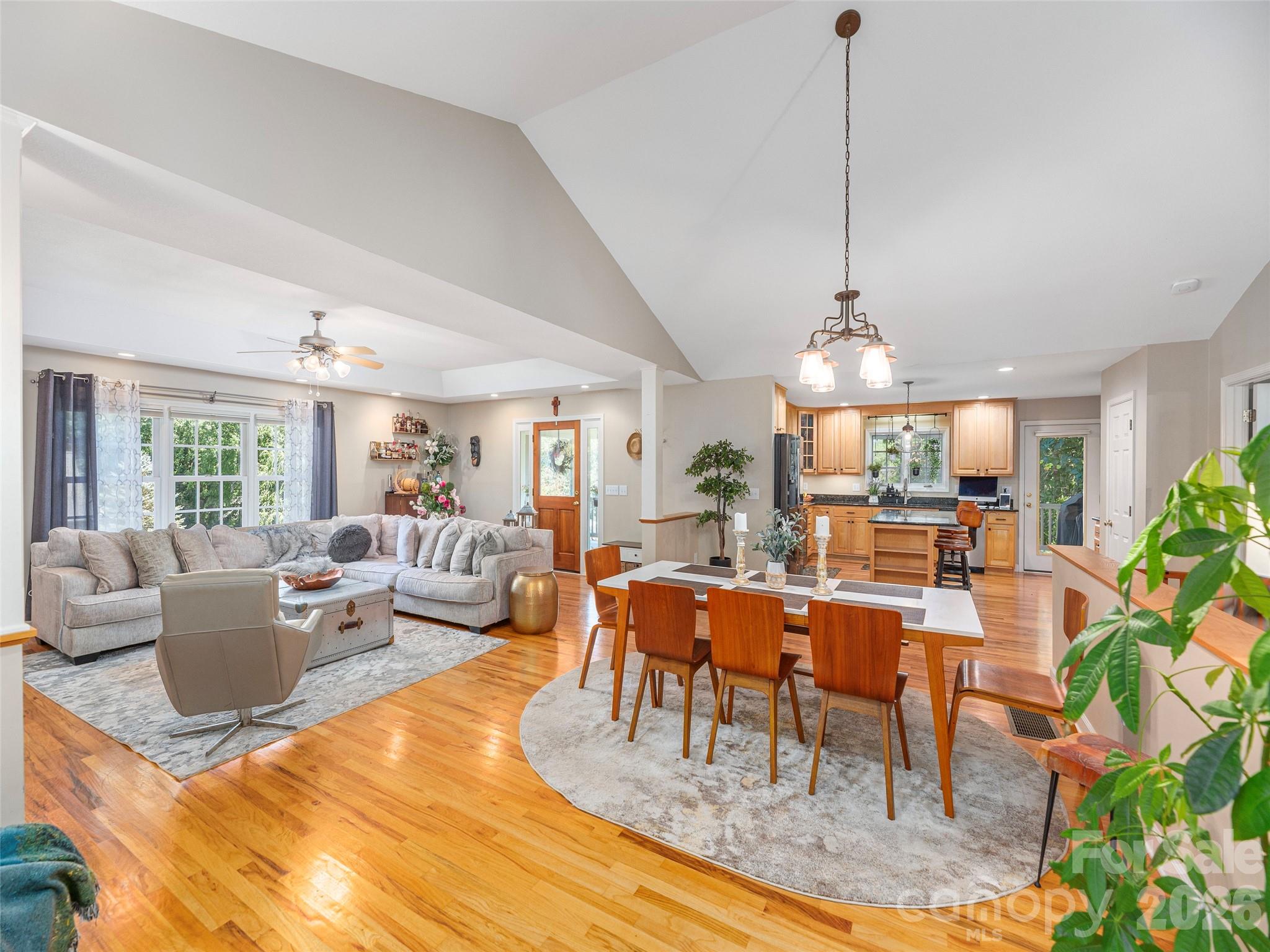 105 Deer Glade Lane — Waynesville