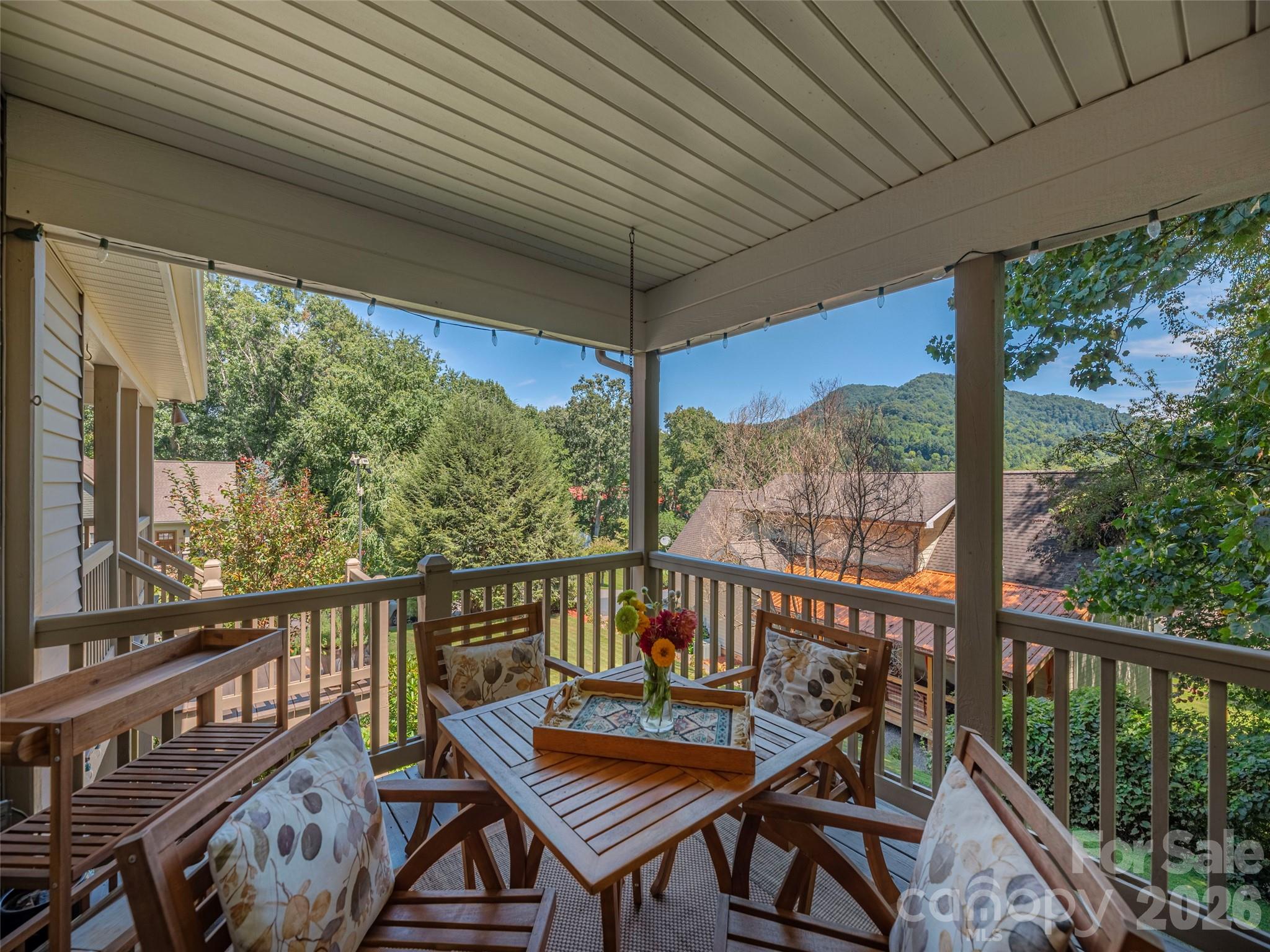 105 Deer Glade Lane — Waynesville