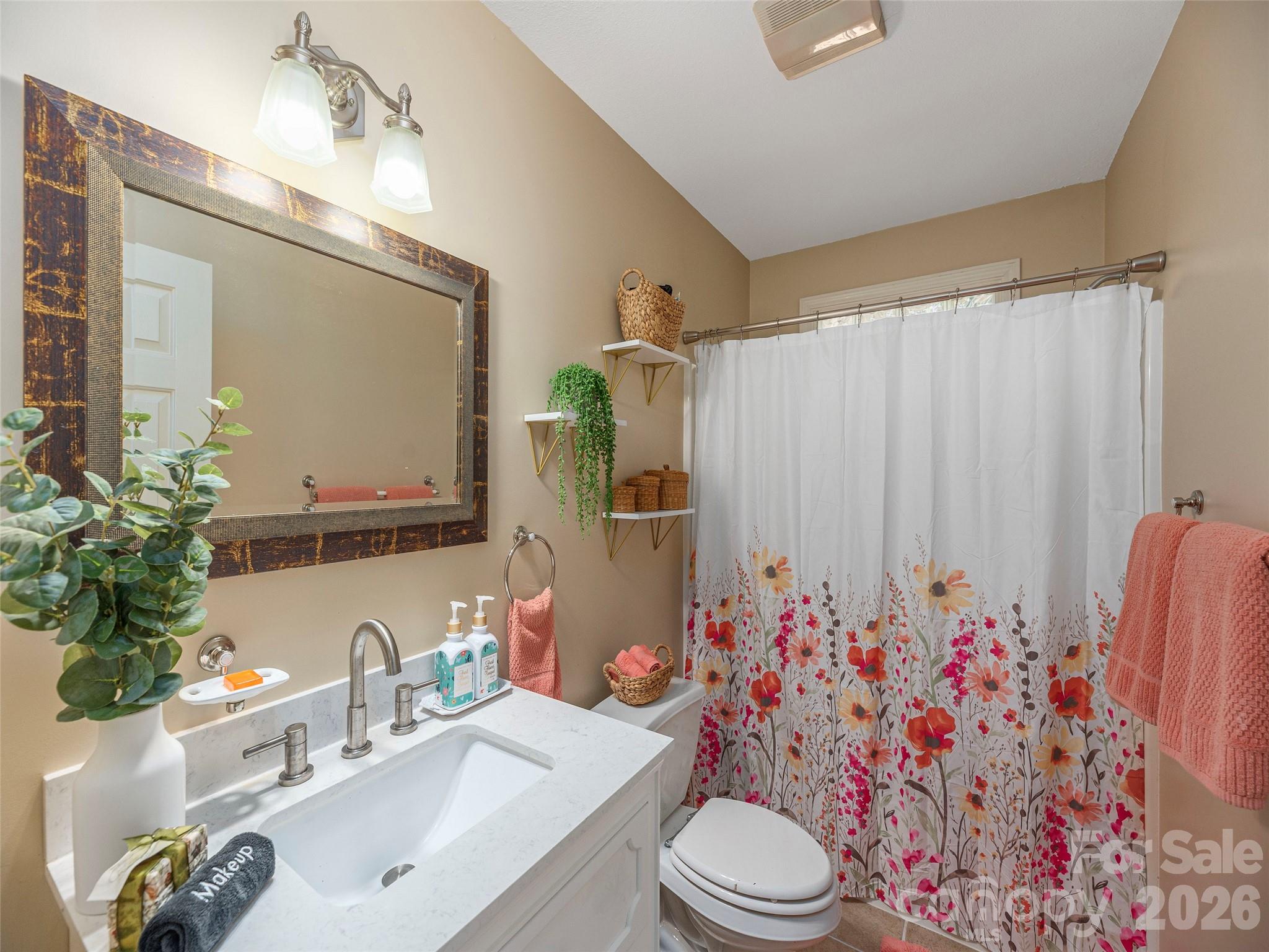105 Deer Glade Lane — Waynesville