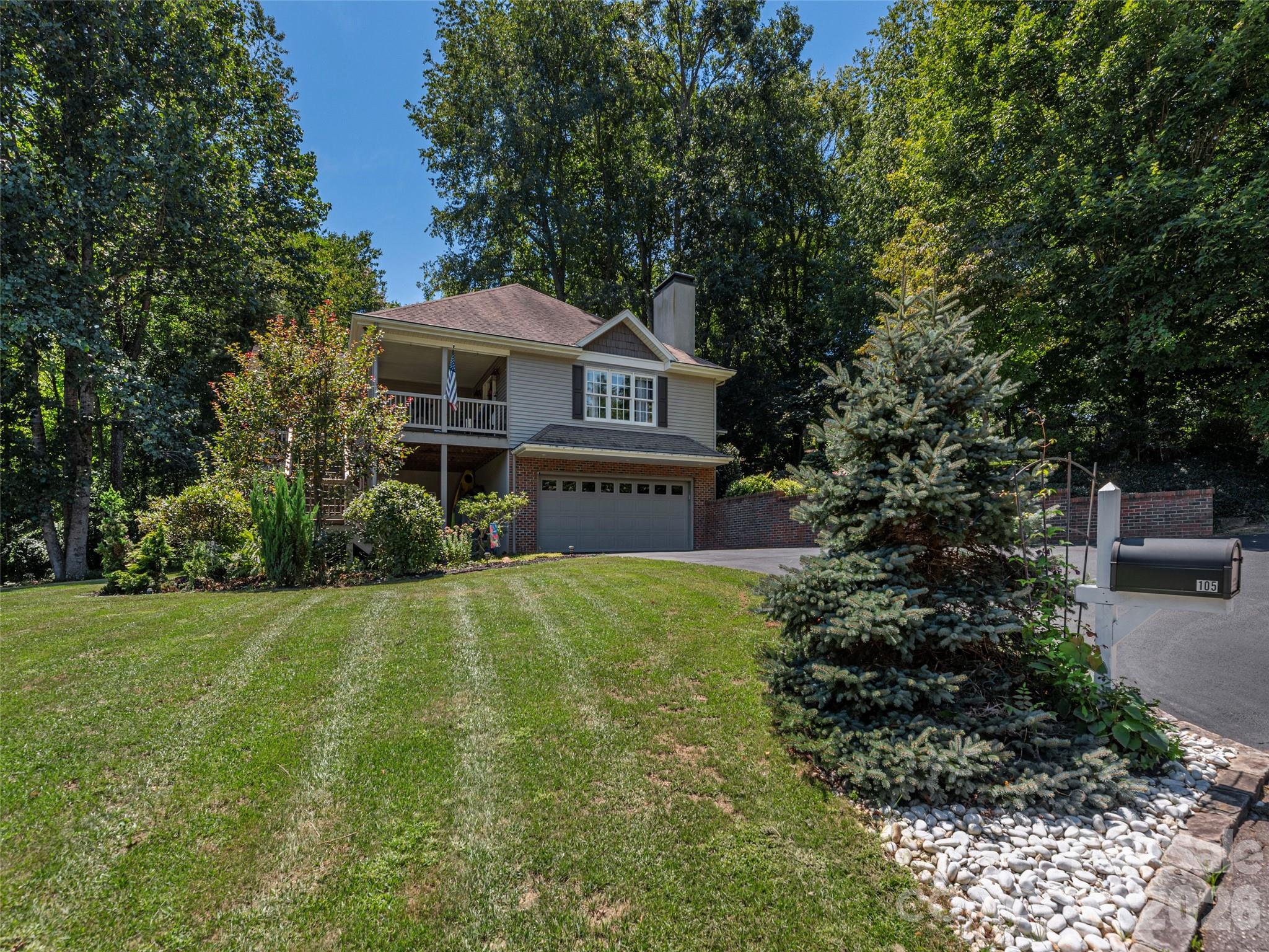 105 Deer Glade Lane — Waynesville