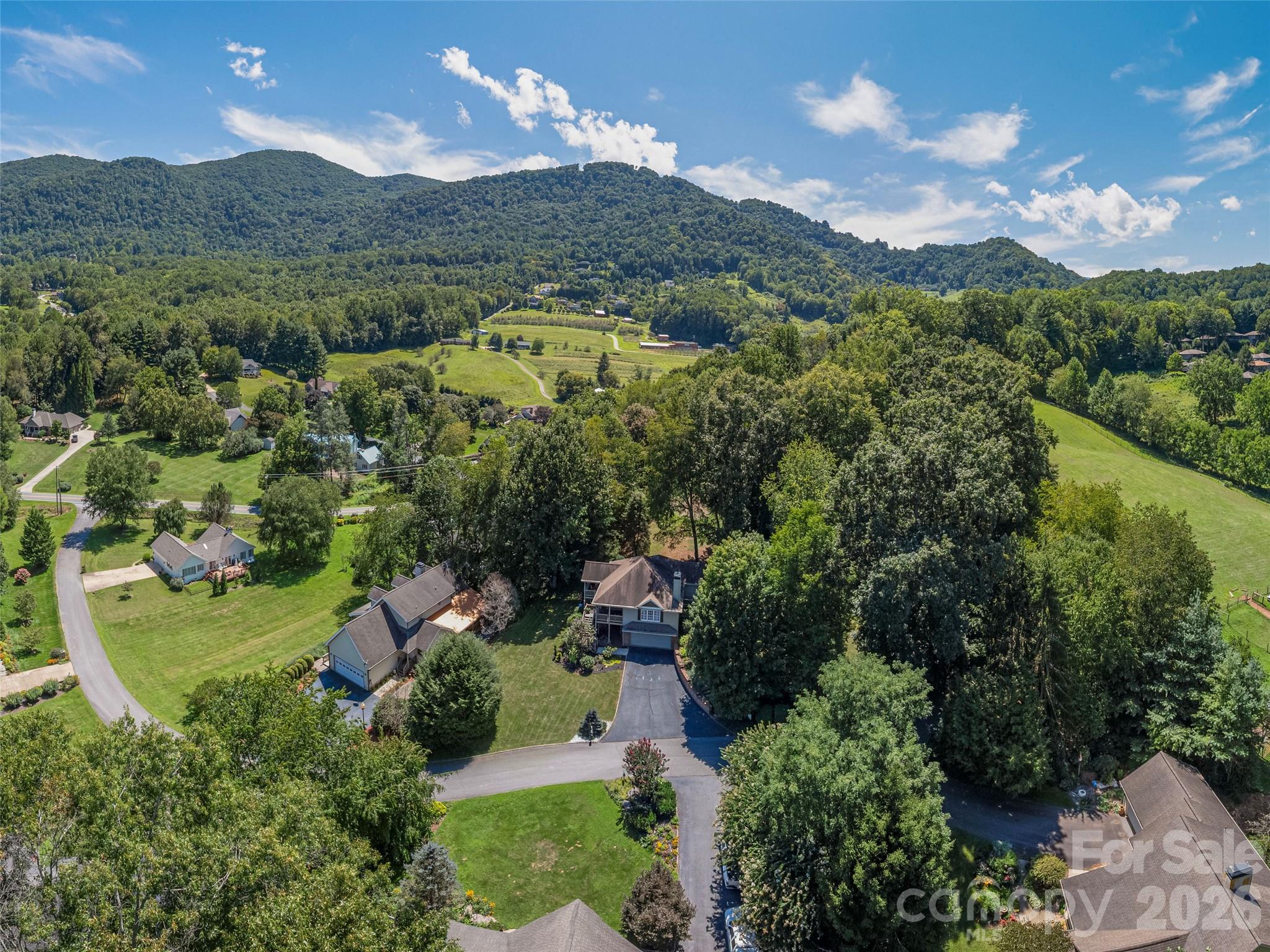 105 Deer Glade Lane — Waynesville
