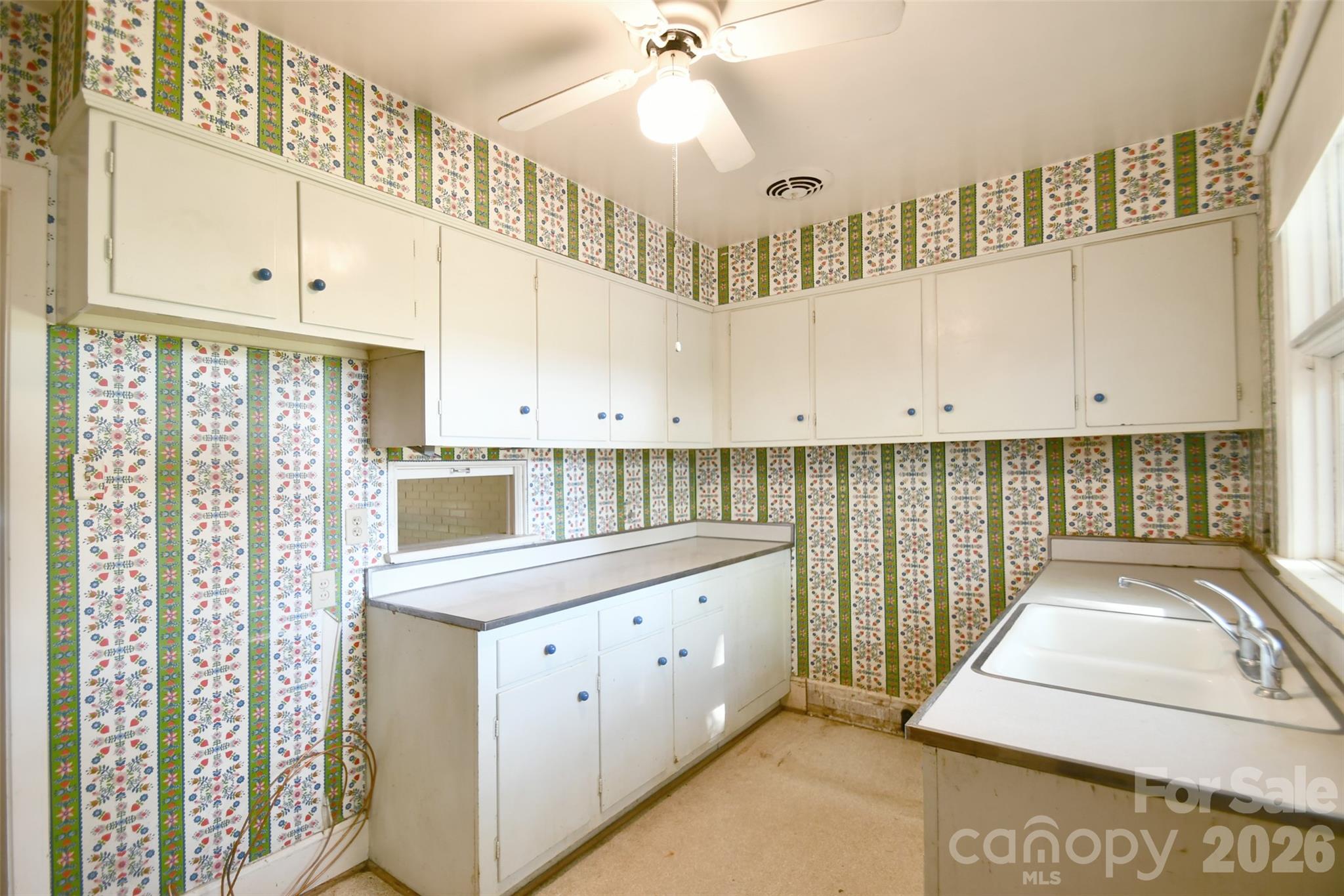 4547 Woodlark Lane — Charlotte
