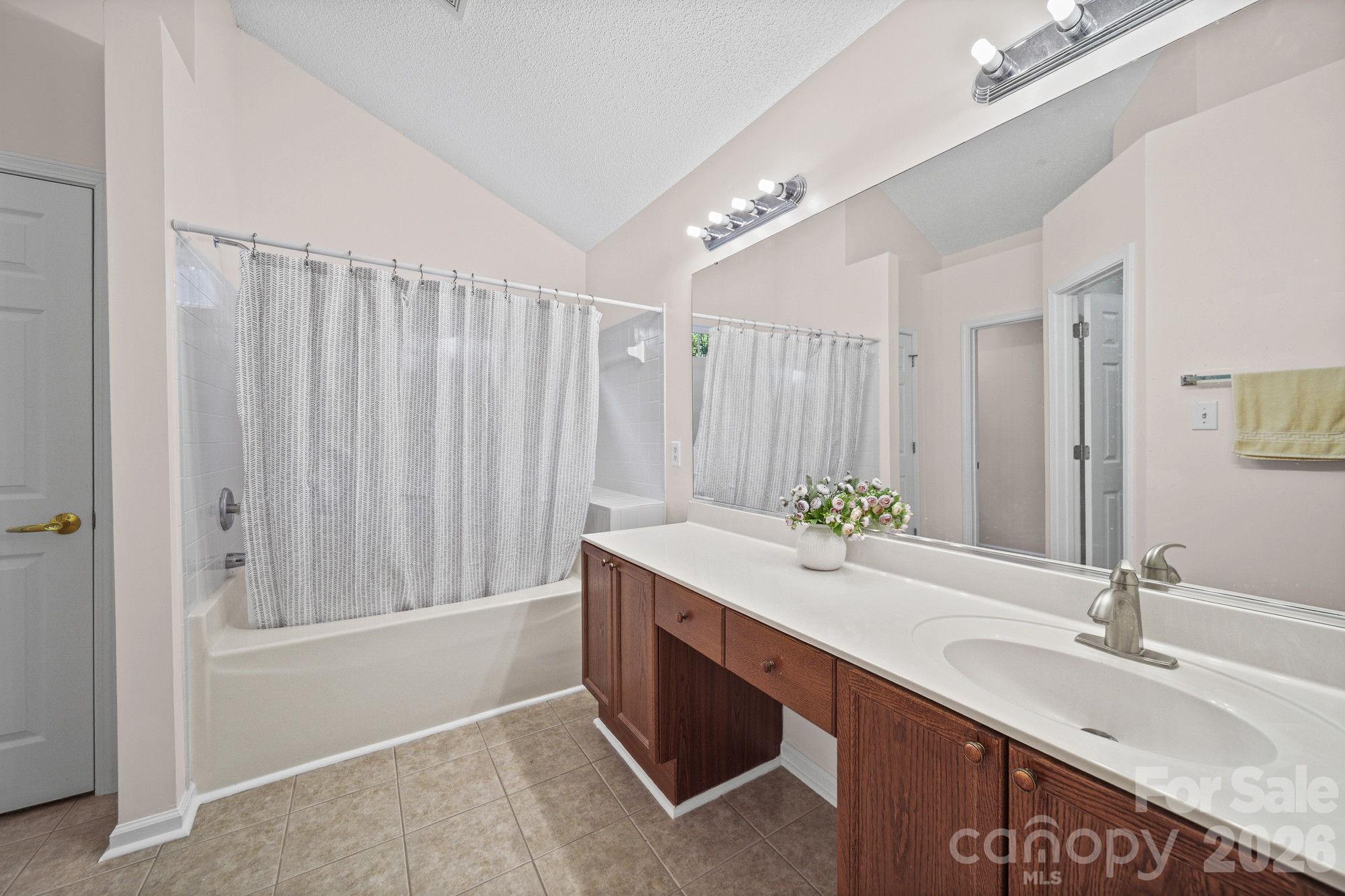 6414 Goldenblush Circle — Charlotte