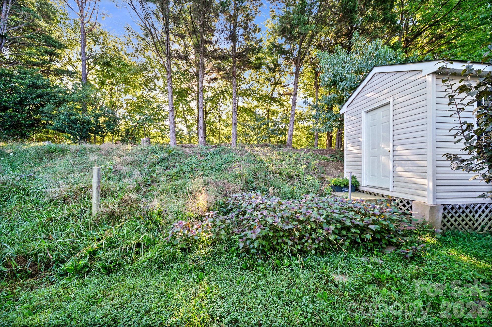 6414 Goldenblush Circle — Charlotte