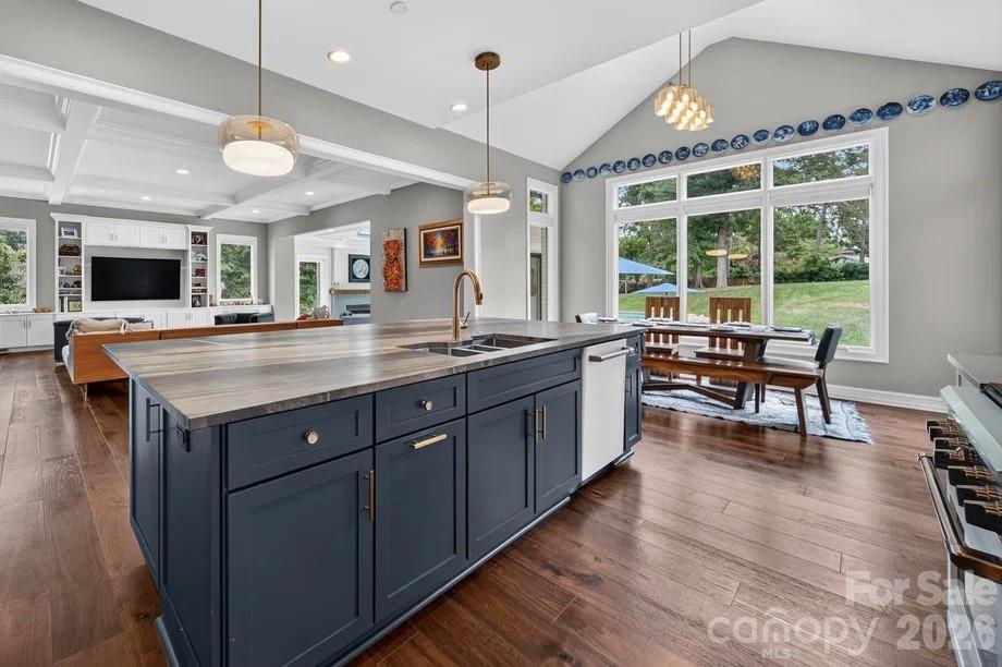 842 Linda Lane — Charlotte