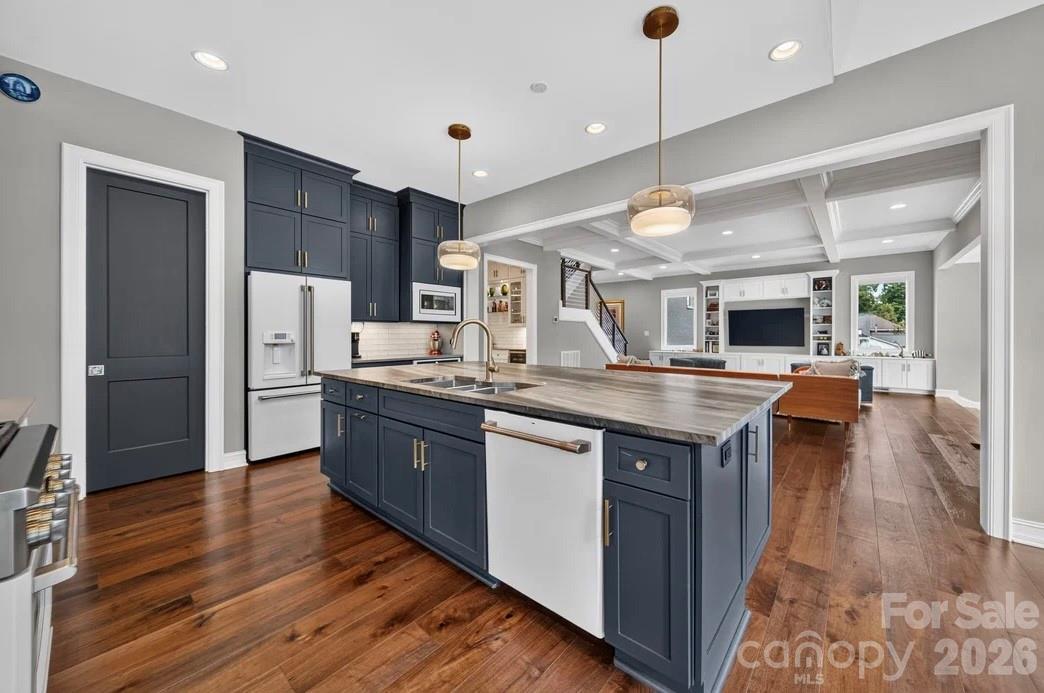 842 Linda Lane — Charlotte
