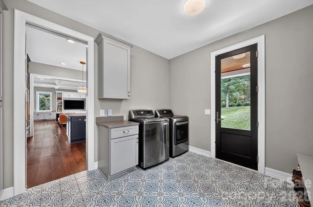 842 Linda Lane — Charlotte
