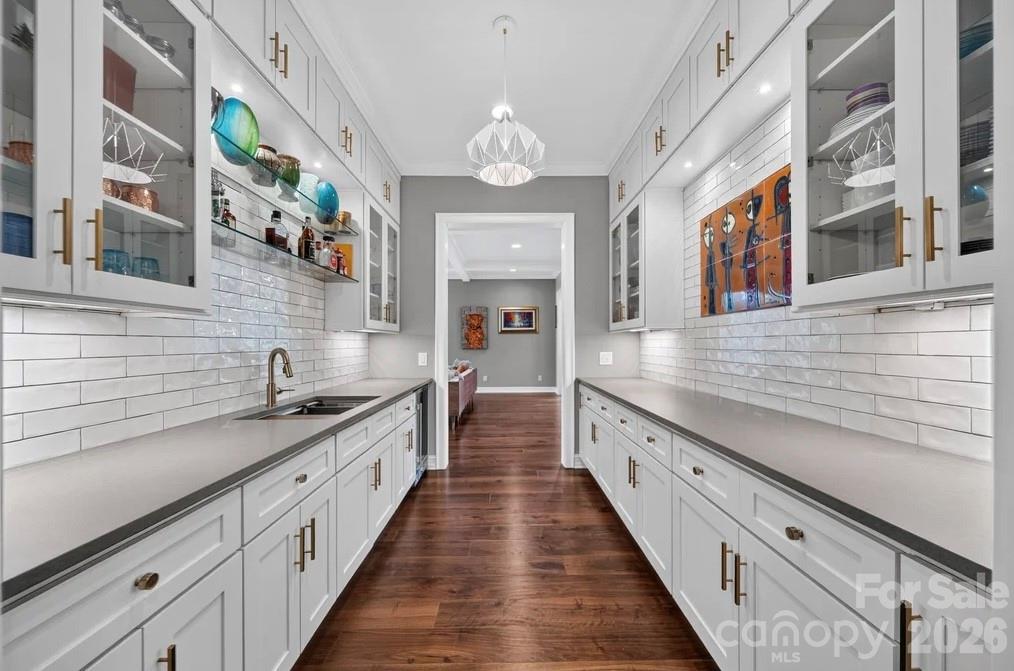842 Linda Lane — Charlotte