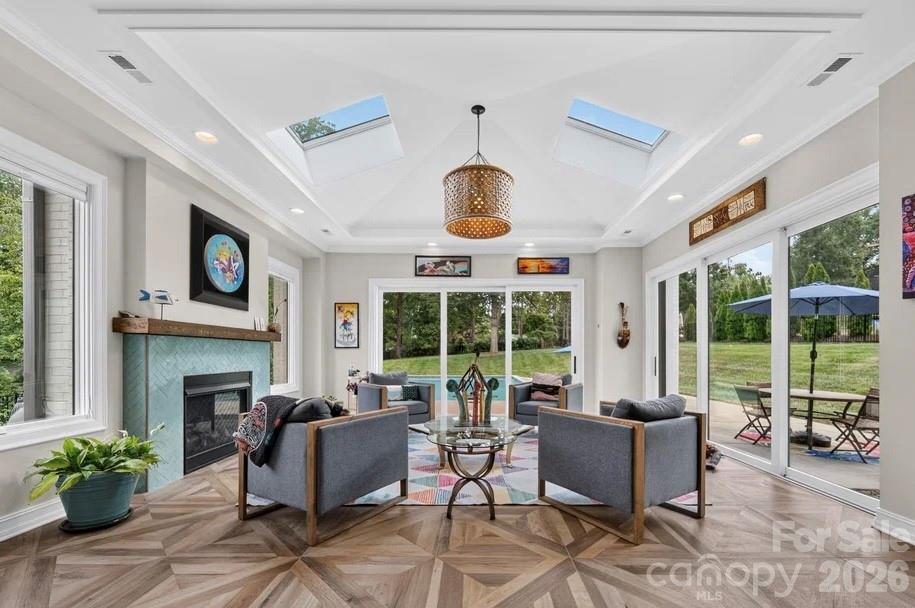 842 Linda Lane — Charlotte