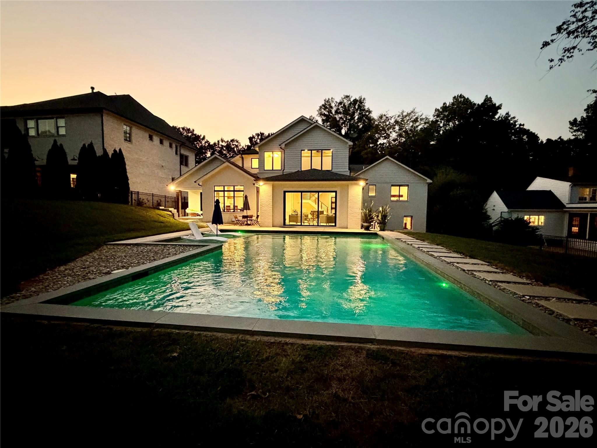 842 Linda Lane — Charlotte