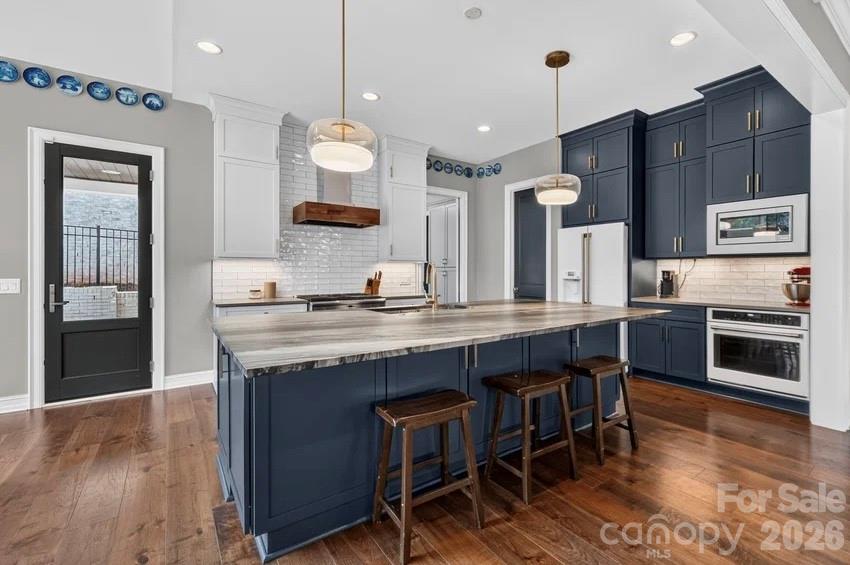842 Linda Lane — Charlotte