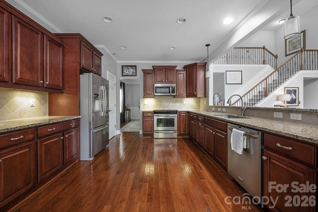 6519 Olmsford Drive — Huntersville