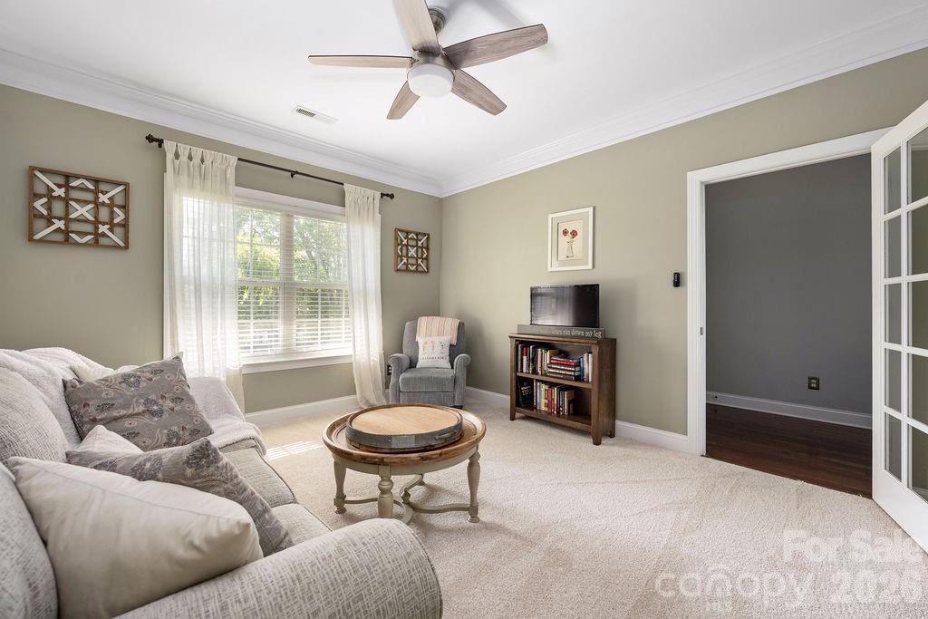 6519 Olmsford Drive — Huntersville