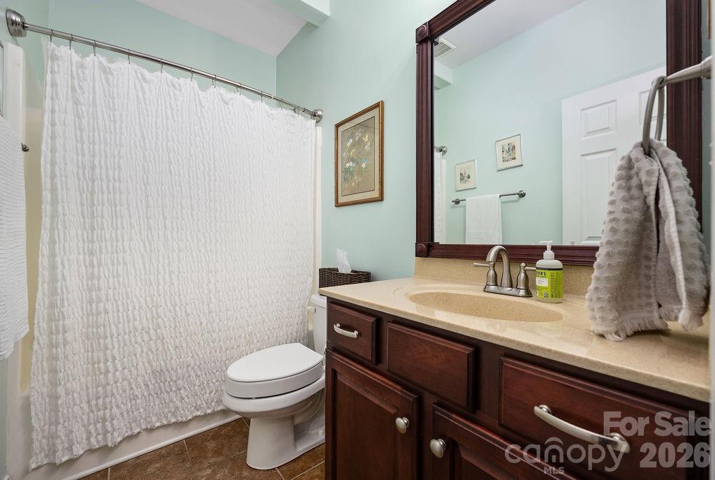 6519 Olmsford Drive — Huntersville