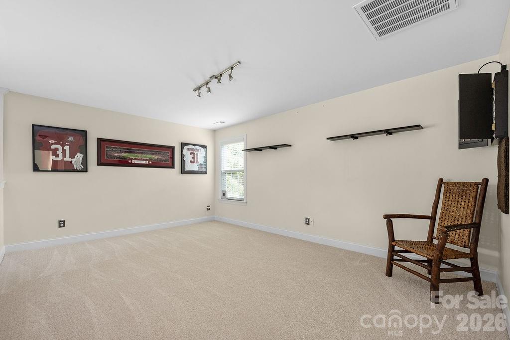 6519 Olmsford Drive — Huntersville