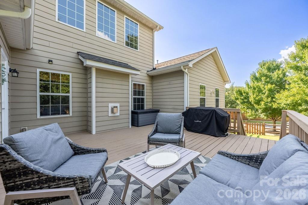 6519 Olmsford Drive — Huntersville