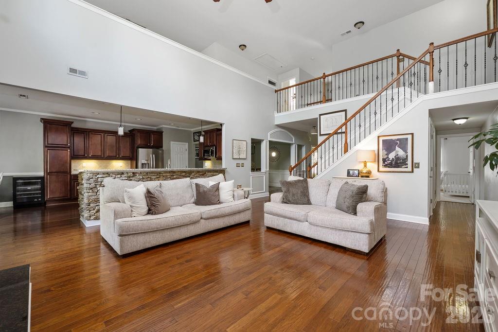 6519 Olmsford Drive — Huntersville